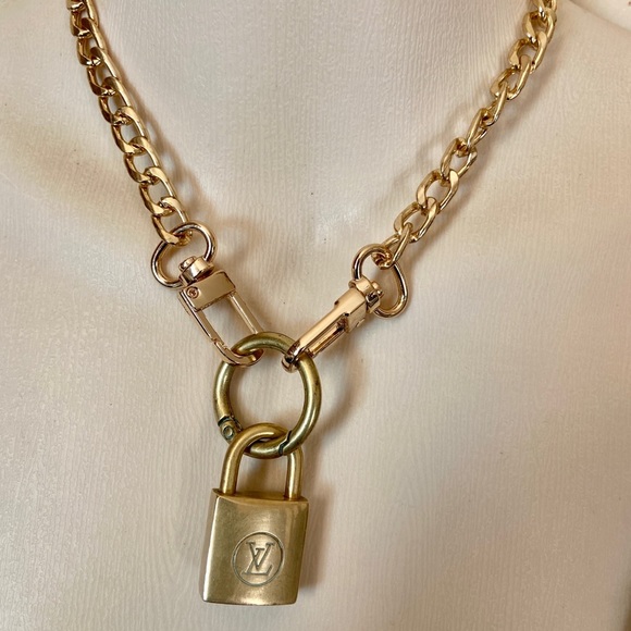 Vintage Louis Vuitton Padlock with 18-in Gold Chain - Picture 1 of 7
